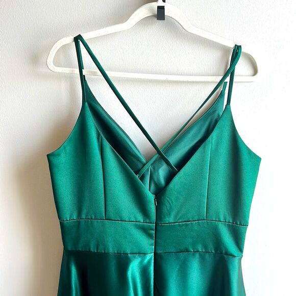 Sorella Vita Winter Green Satin A-Line Gown with Pockets! size 16 - Picture 5 of 6